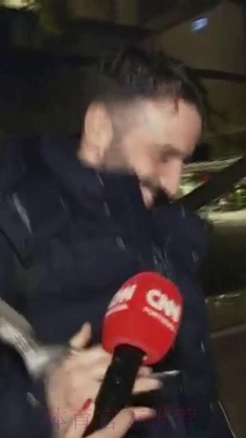 被曼联解雇的阿莫林已返回葡萄牙,面对记者提问笑而不语 被曼联解雇的阿莫林已返回葡萄牙,面对记者提问笑而不语