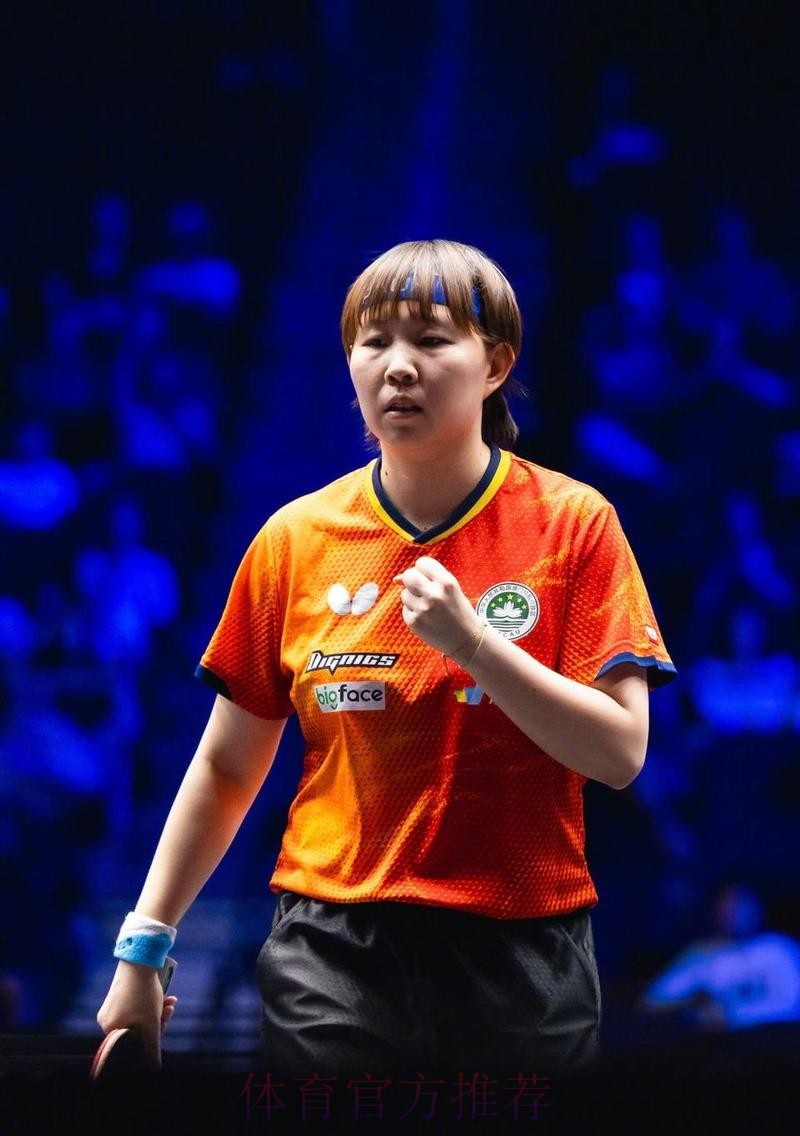 朱雨玲发球罕见失误！夺冠和教练暖心拥抱，张禹珍抱怨灯光晃眼