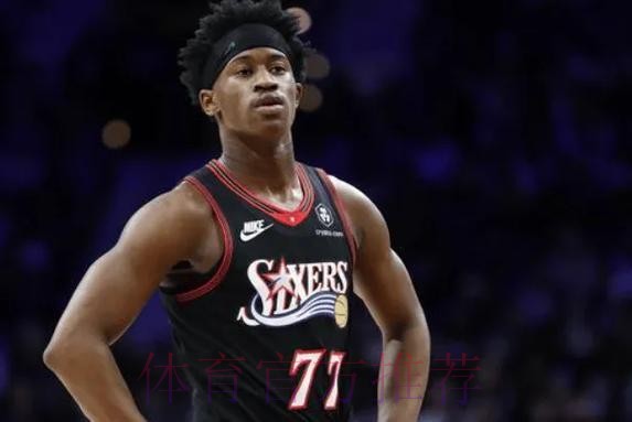 埃奇库姆全场19投仅6中,三分8中2得到17分4篮板4助攻2抢断 埃奇库姆全场19投仅6中,三分8中2得到17分4篮板4助攻2抢断